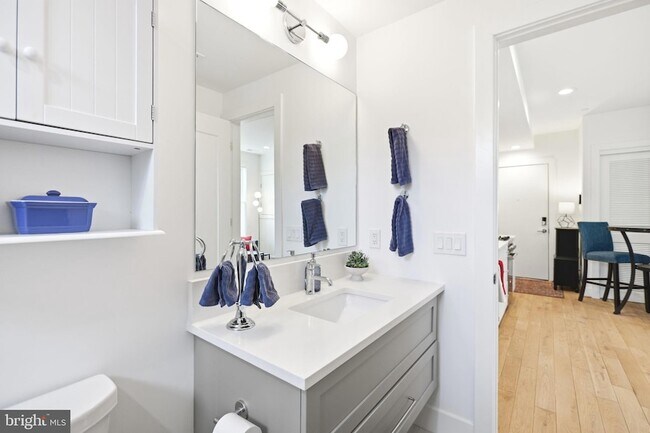 Building Photo - 1775 Swann St NW