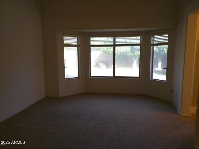 Building Photo - 1924 W Mockingbird Dr