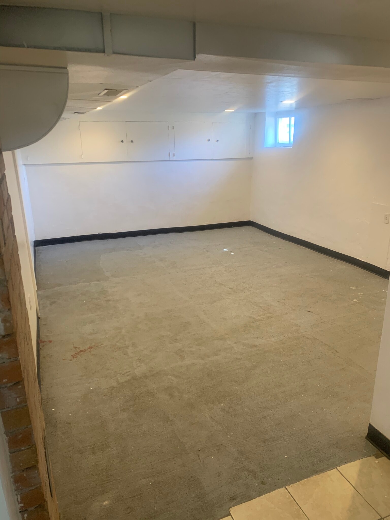 Basement living area - 1330 Elm Ave