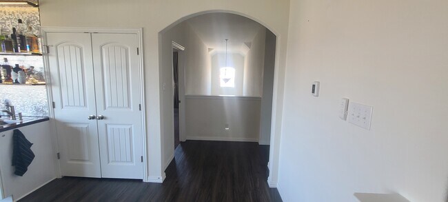 Building Photo - 5801 Antioch Cv