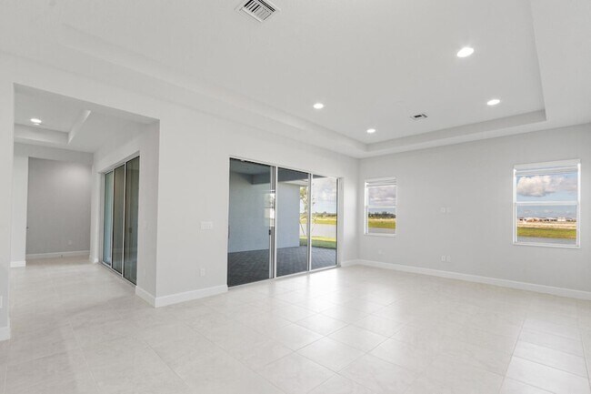 Building Photo - 5579 Liberty Ln