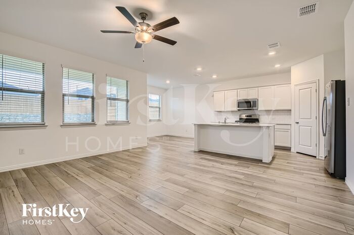 Building Photo - 2524 Goodrich Rd