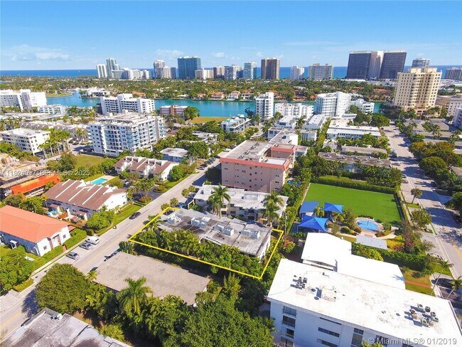 Building Photo - 1152 99th St