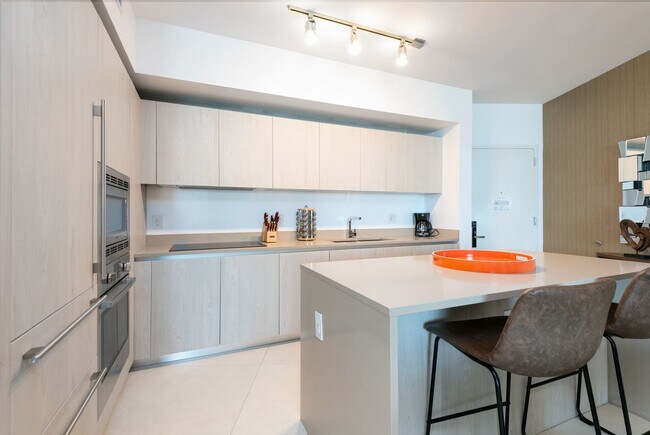 Building Photo - 4111 S Ocean Dr