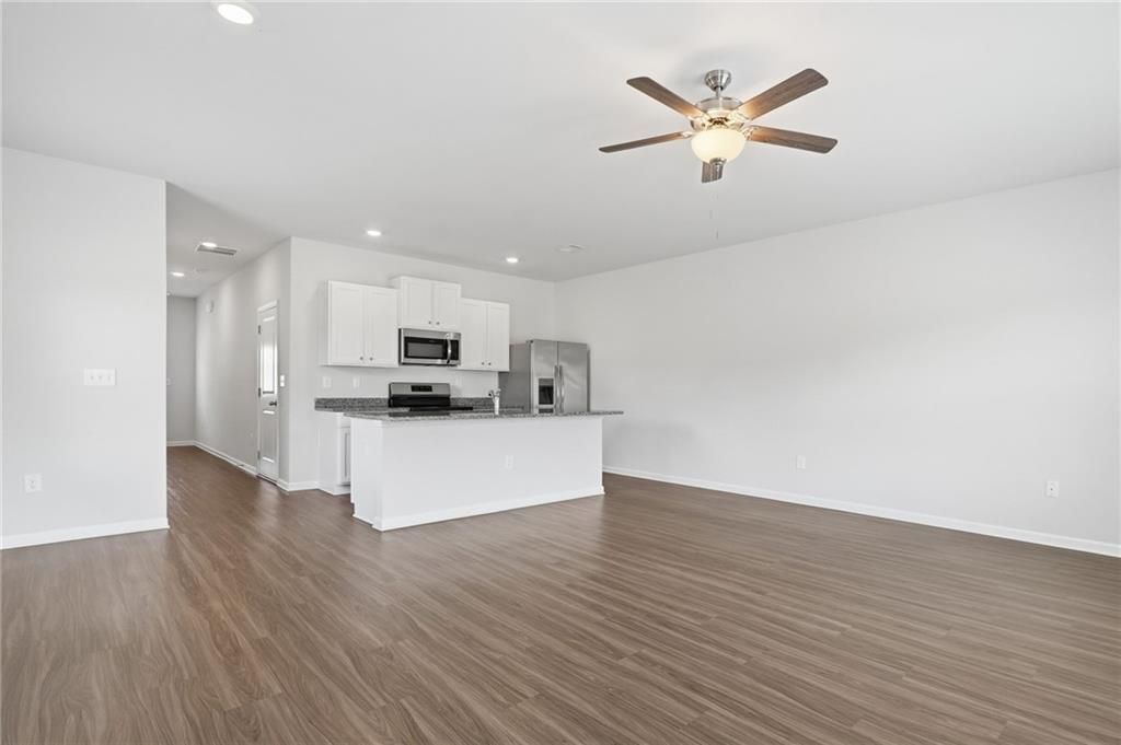Building Photo - 157 Vlg Grn Dr NW