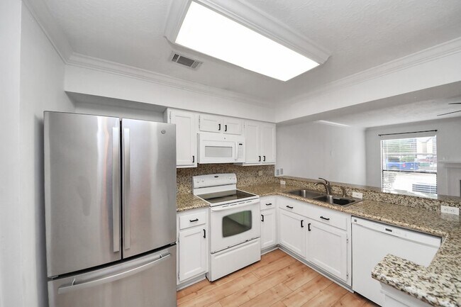 Building Photo - 12755 Mill Ridge Dr
