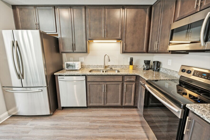 Building Photo - 1513 Wilma Rudolph Blvd