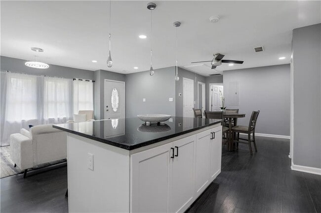 Building Photo - 2681 Tilson Rd