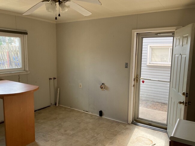 Building Photo - Charming 3-Bedroom 1 bath rental home in H...