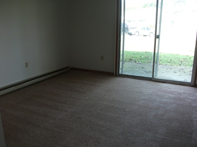 Building Photo - 628 Sunflower Dr