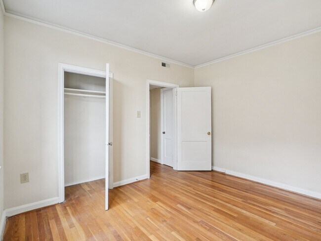 Floorplan - Cameron Court Apartments