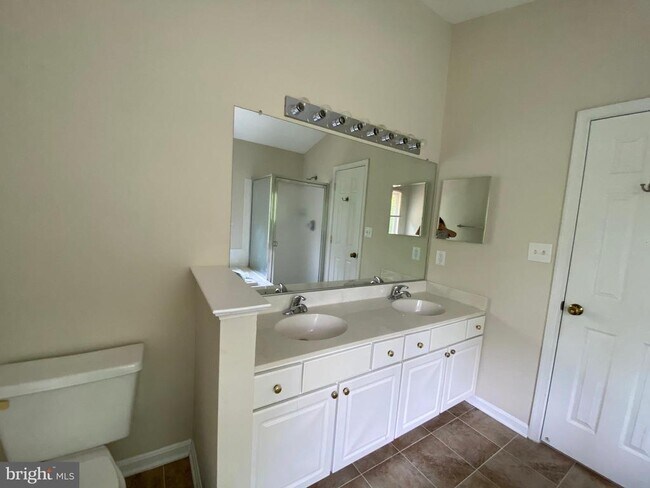 Building Photo - 6555 Kelsey Point Cir