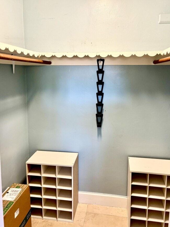 Building Photo - 5045 NE 15th Ave