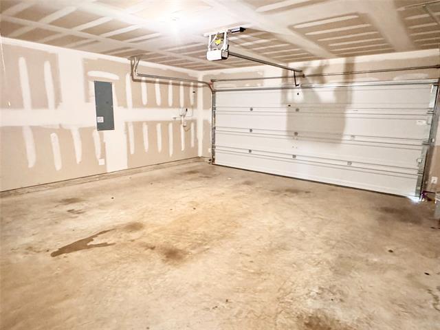 Building Photo - 2924 Rosemount Ln