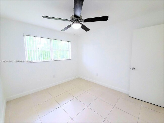 Building Photo - 15659 SW 73rd Cir Terrace