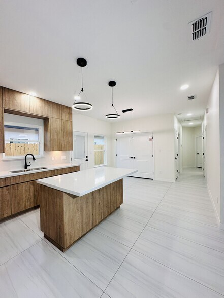 Building Photo - 11313 N 25th St