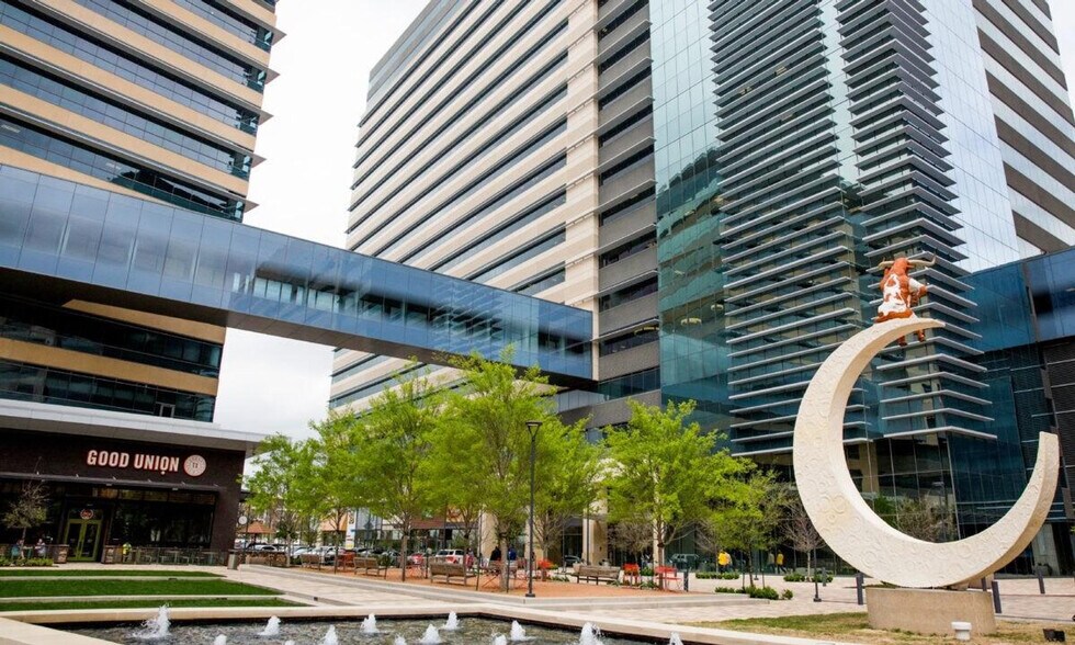 Building Photo - 155 W CityLine Dr