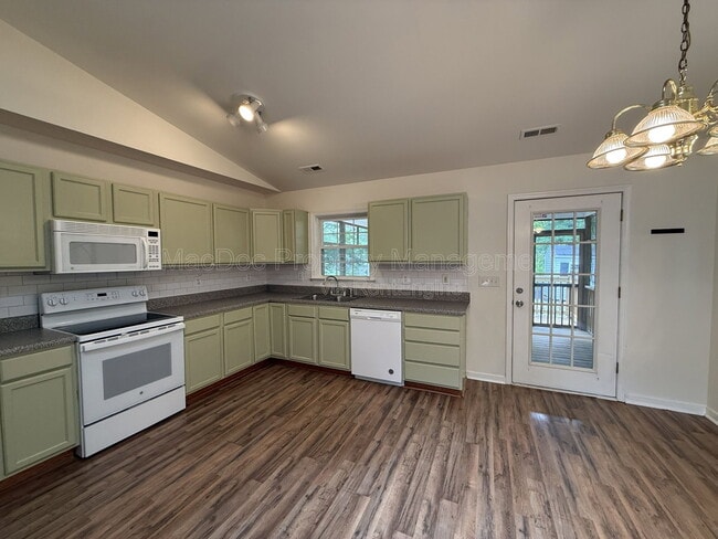 Building Photo - 27140 Shannon Mill Dr