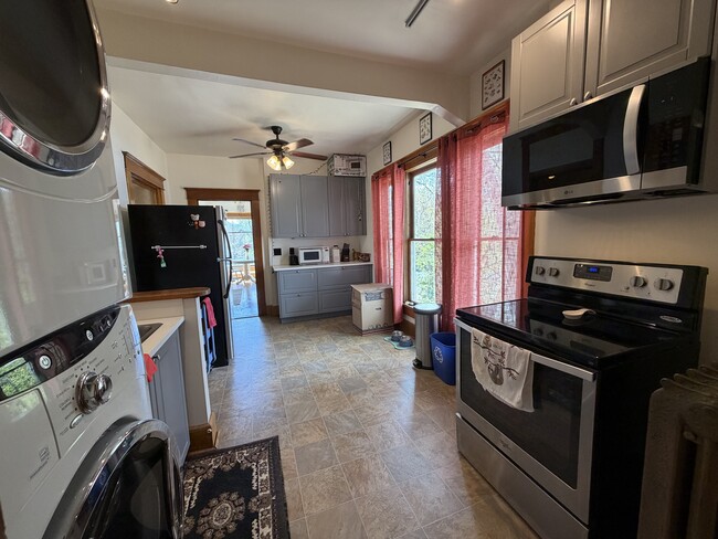 Building Photo - Von Hagen House