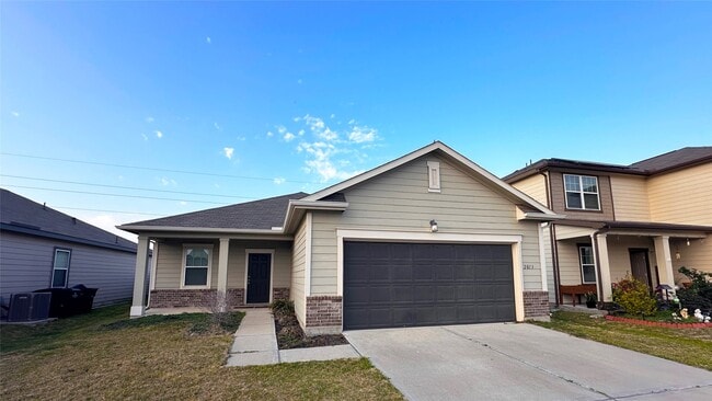 Building Photo - 2013 Spindletree Ln