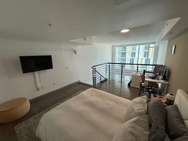 Building Photo - 31 SE 5th St