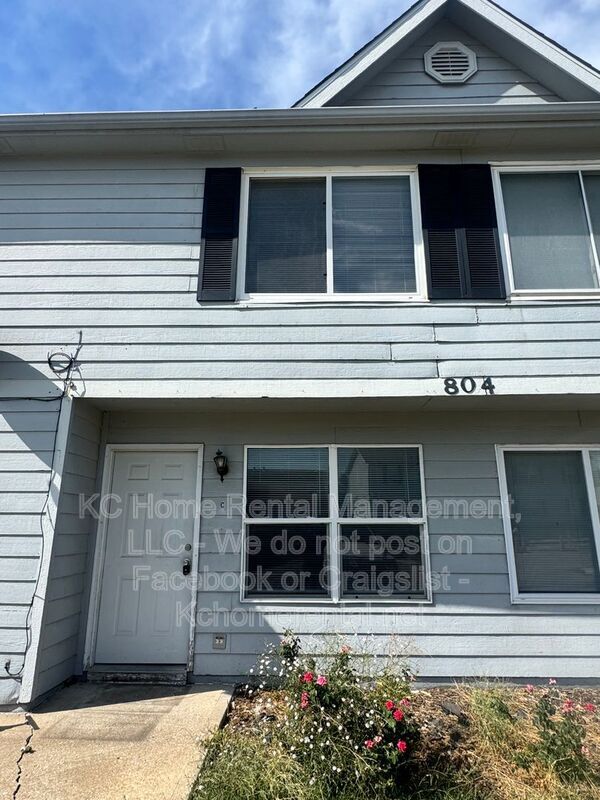 Building Photo - 804 Saddlewood St