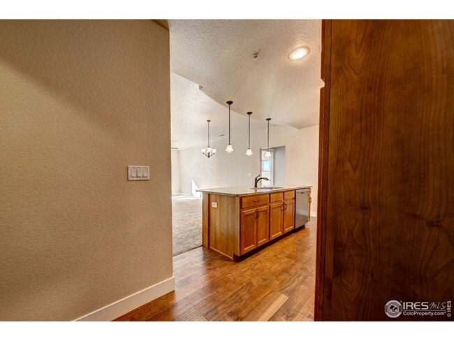 Building Photo - 4662 Hahns Peak Dr