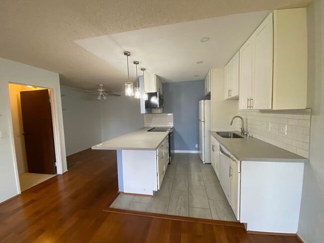 Building Photo - 46-063 Emepela Place #R208