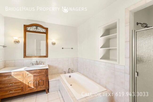 Building Photo - 4739 Hillcrest Ave