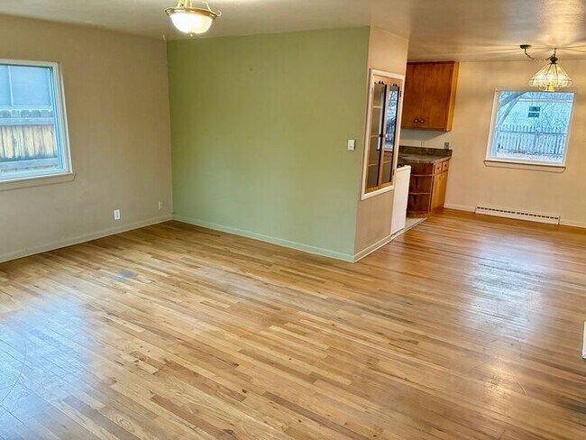 Building Photo - Cute House for Rent near CSU & Old Town! Initial Lease through June 2026. Move in ready!