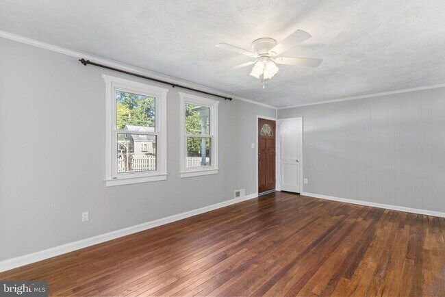 Building Photo - 4023 Poplar St