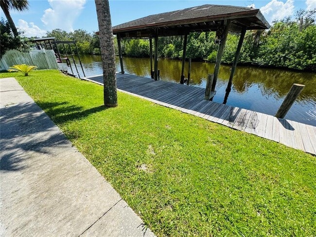 Building Photo - 9903 Bay Dr