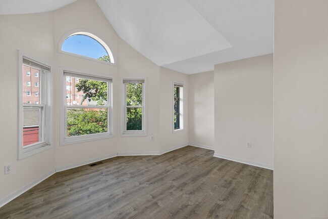 Building Photo - 58 Edgewood Ave