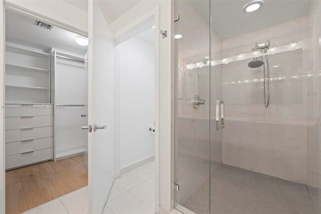 Building Photo - 16385 Biscayne Blvd