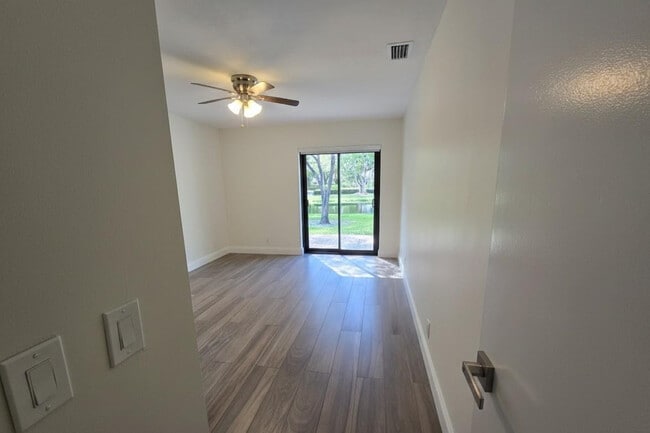 Building Photo - 2177 Montpeliar