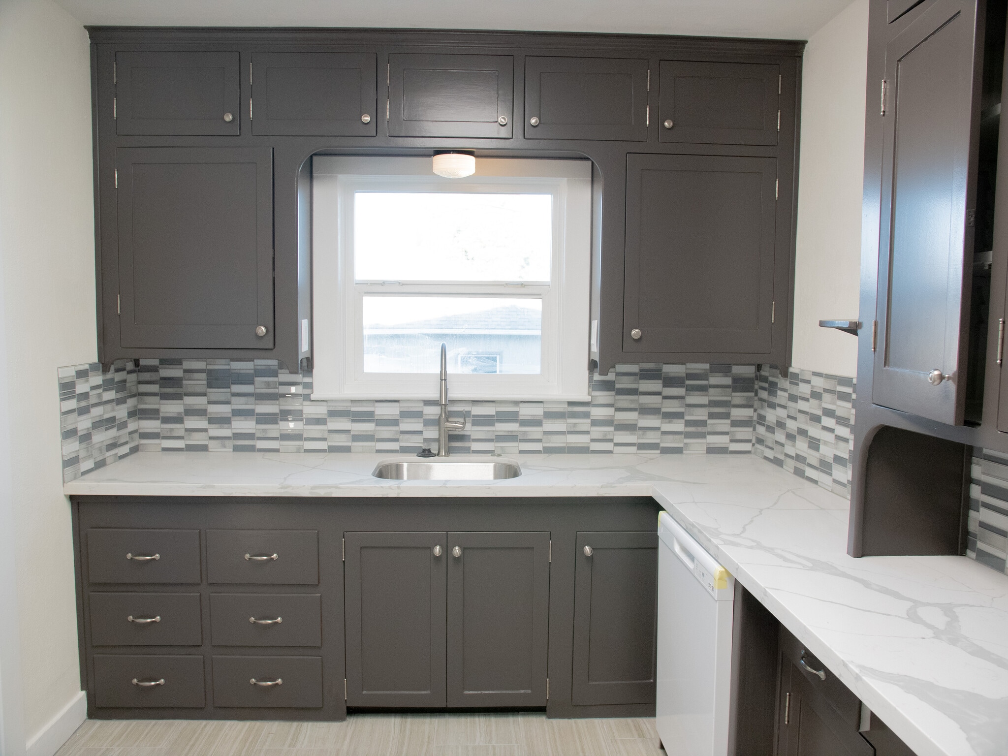 Building Photo - 420 Main St