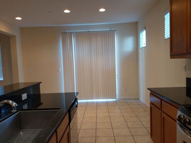 Building Photo - 769 Embassy Cir