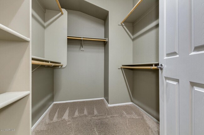 Building Photo - 7219 N 73rd Dr