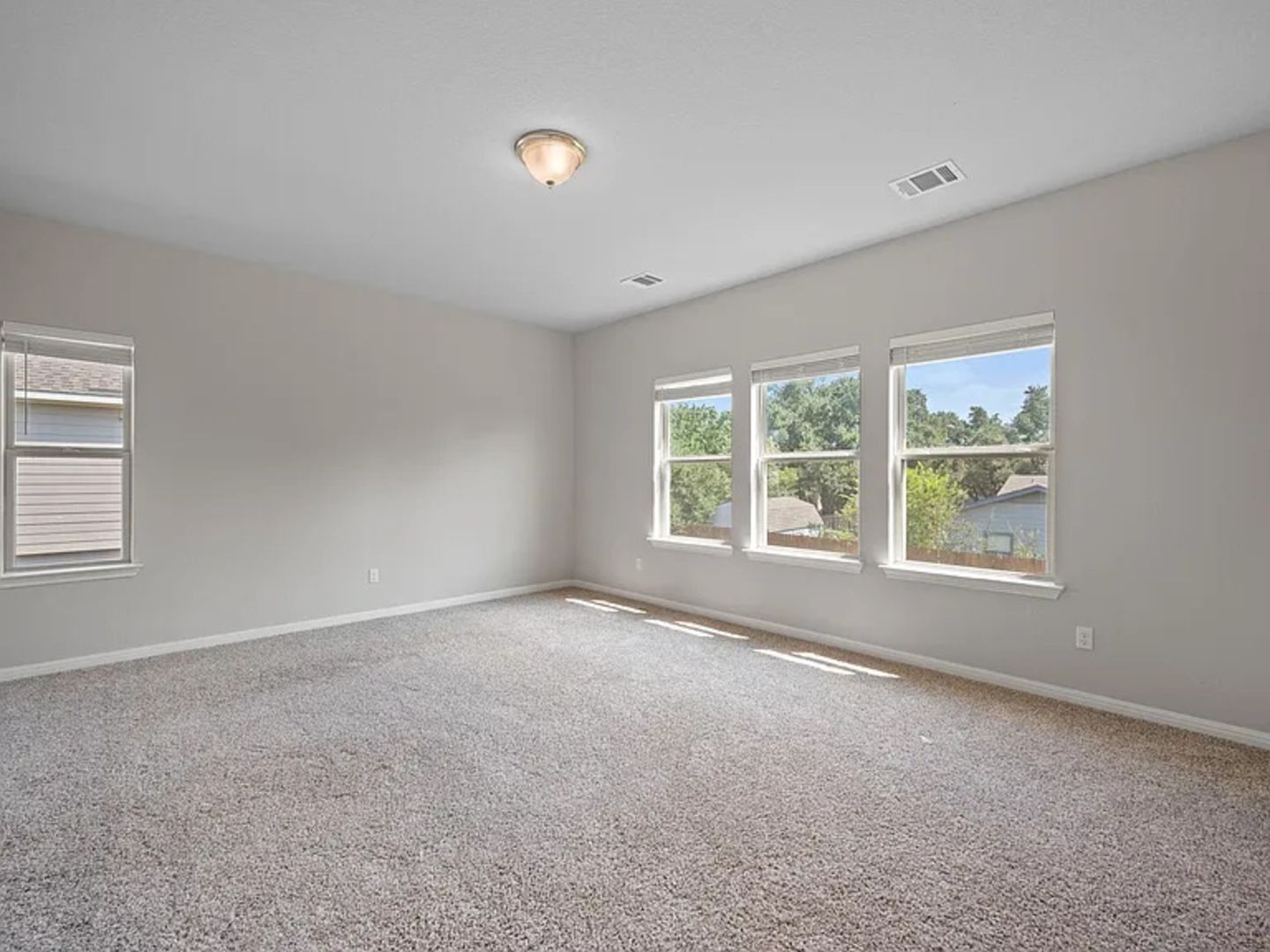 Building Photo - 112 Driftwood Hills Way