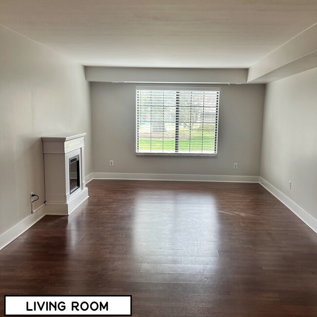 Living room - 1873 Meadow Dale Ct