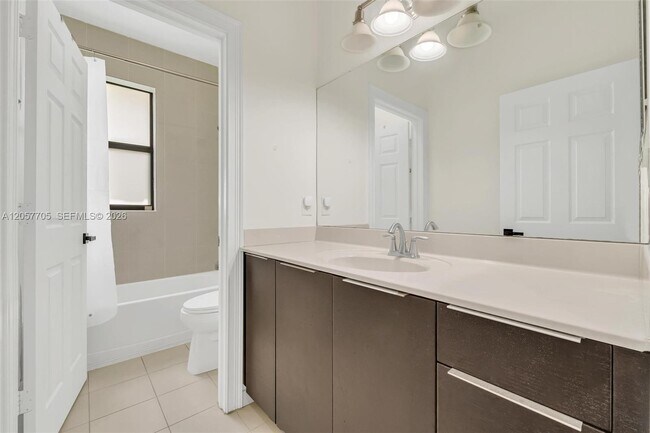 Building Photo - 10204 NW 86th St