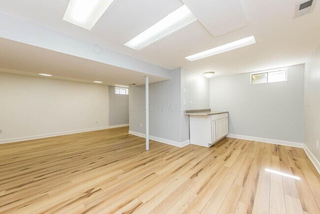 Building Photo - 2439 Sutter Pkwy