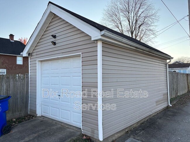 Building Photo - 348 Chase Ave