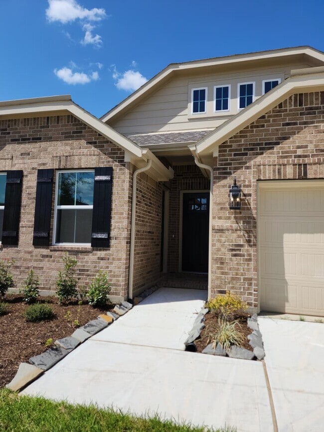 Building Photo - 21226 Blue Blf Dr
