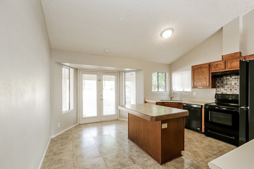 Building Photo - 16810 S 29th Pl