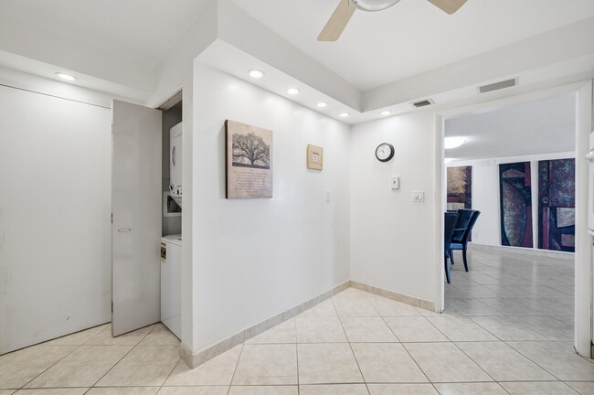 Building Photo - 3900 Galt Ocean Dr