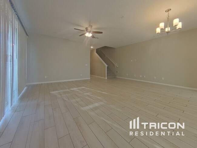 Building Photo - 1080 S 151st Ln