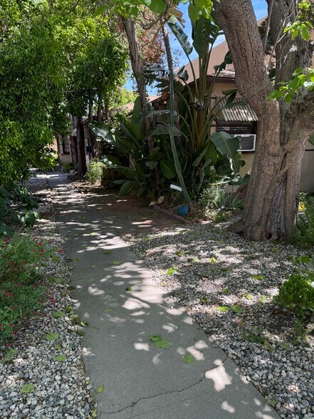 Primary Photo - 10907 Camarillo St