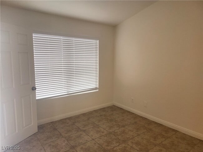 Building Photo - 216 Breezy Shore Ave