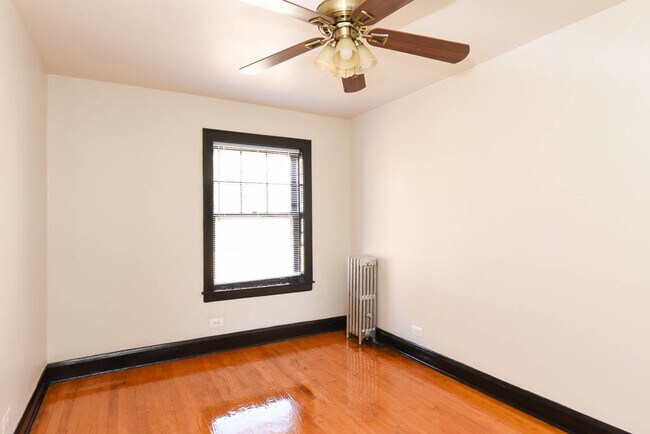 Building Photo - 2977 N Elston Ave
